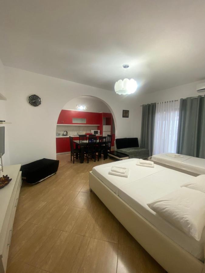 Holiday Home Shahini Ksamil Esterno foto