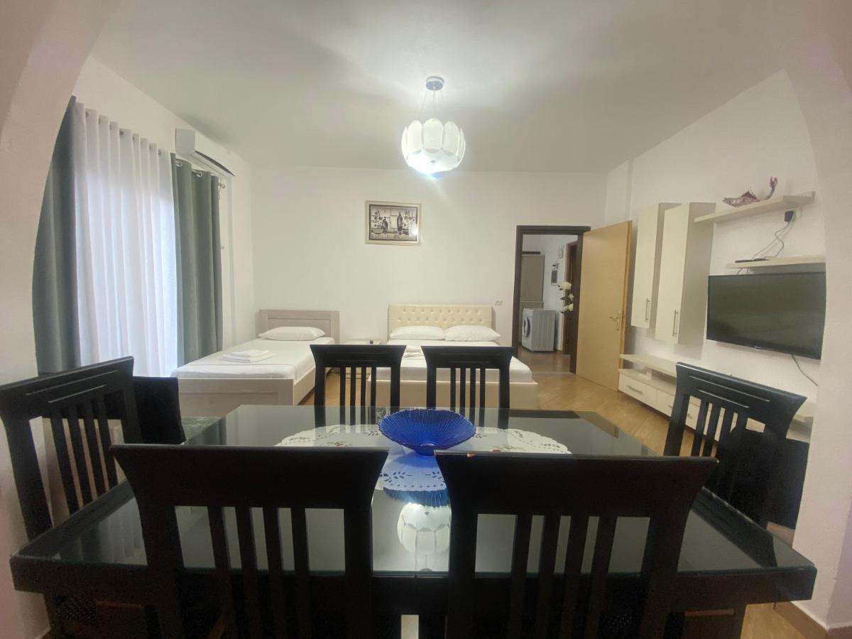 Holiday Home Shahini Ksamil Esterno foto